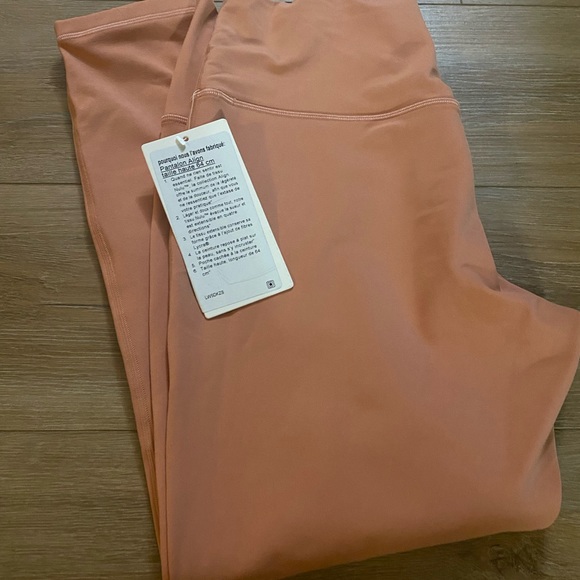 ❤️BNWT LULULEMON ALIGN❤️ - Picture 2 of 7